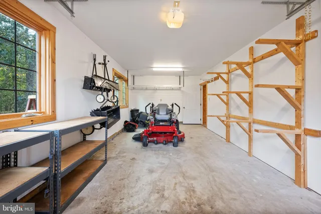 $949,900 | 447 Fable Road, Hedgesville, WV 25427