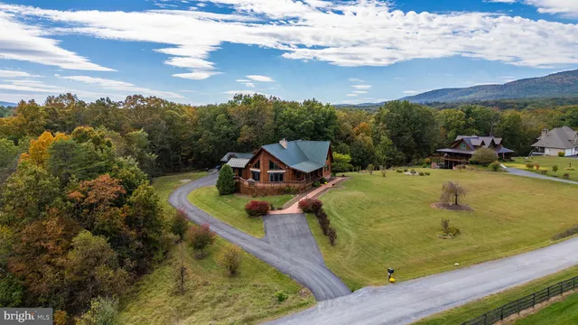 $949,900 | 447 Fable Road, Hedgesville, WV 25427