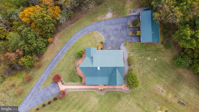 $949,900 | 447 Fable Road, Hedgesville, WV 25427