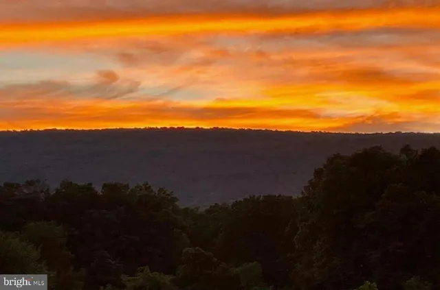 $949,900 | 447 Fable Road, Hedgesville, WV 25427