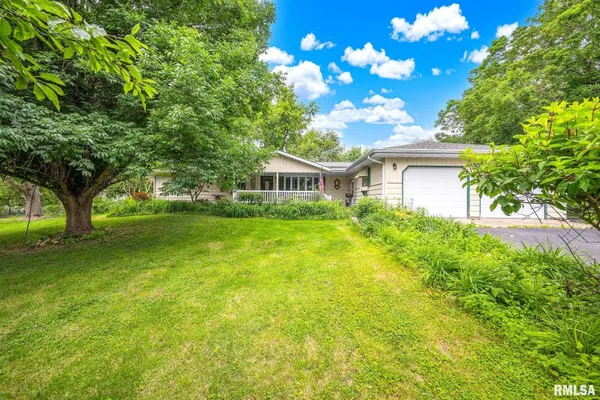 $275,000 | 503 South Walnut Street, Delavan, IL 61734