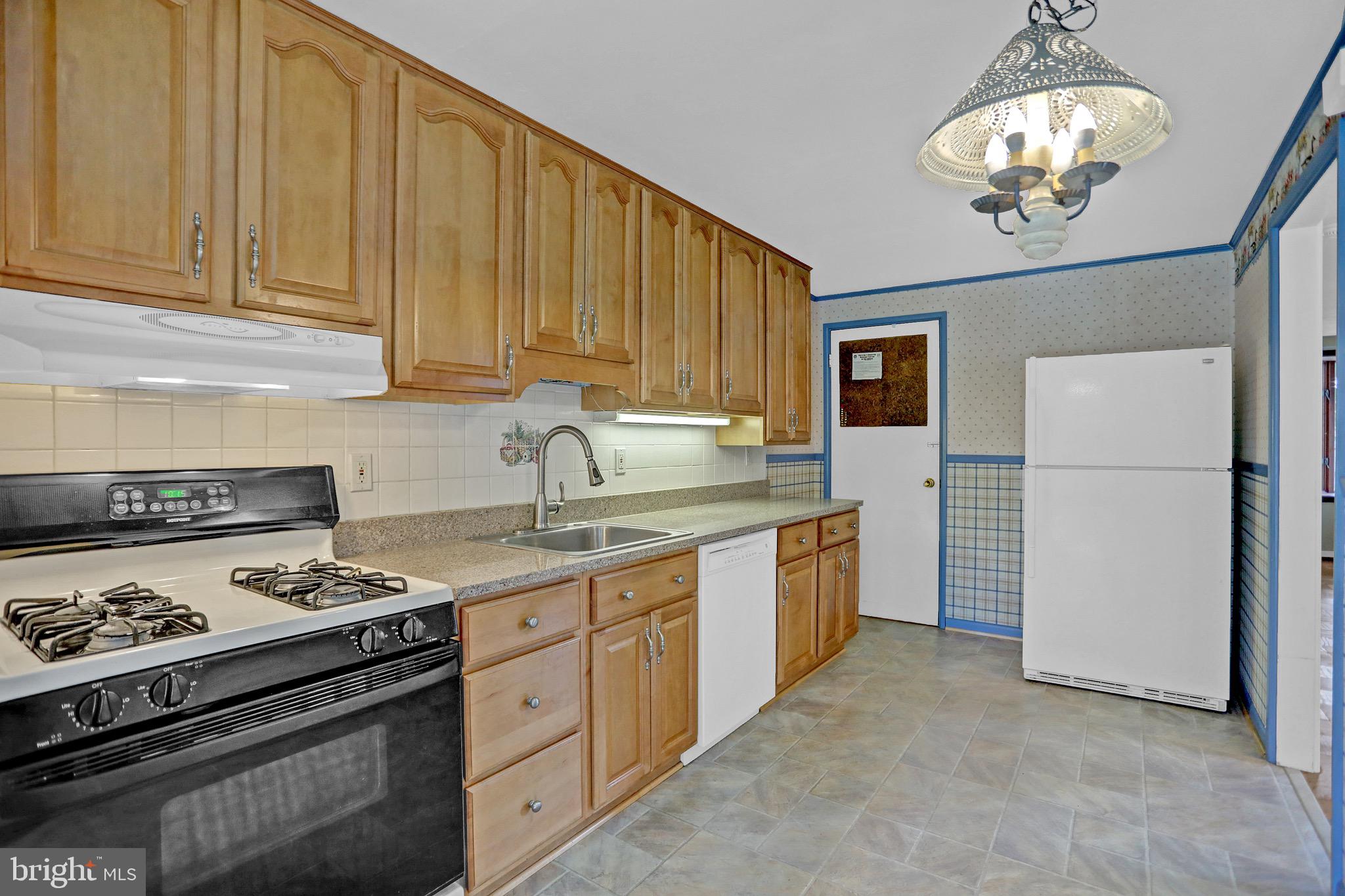 5536 Whitwood Road Baltimore, MD 21206 - Photo 11 of 39 Gallery Image 11