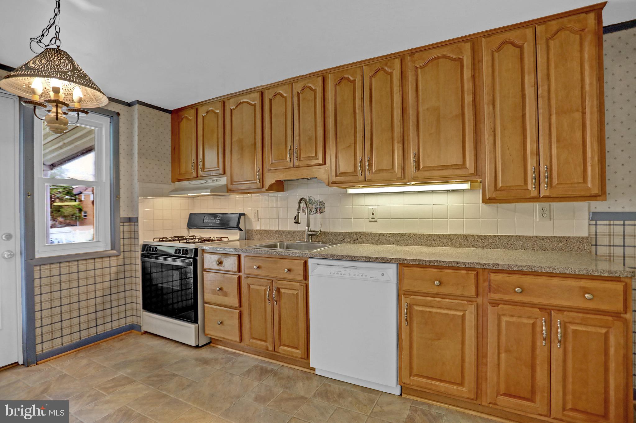 5536 Whitwood Road Baltimore, MD 21206 - Photo 12 of 39 Gallery Image 12