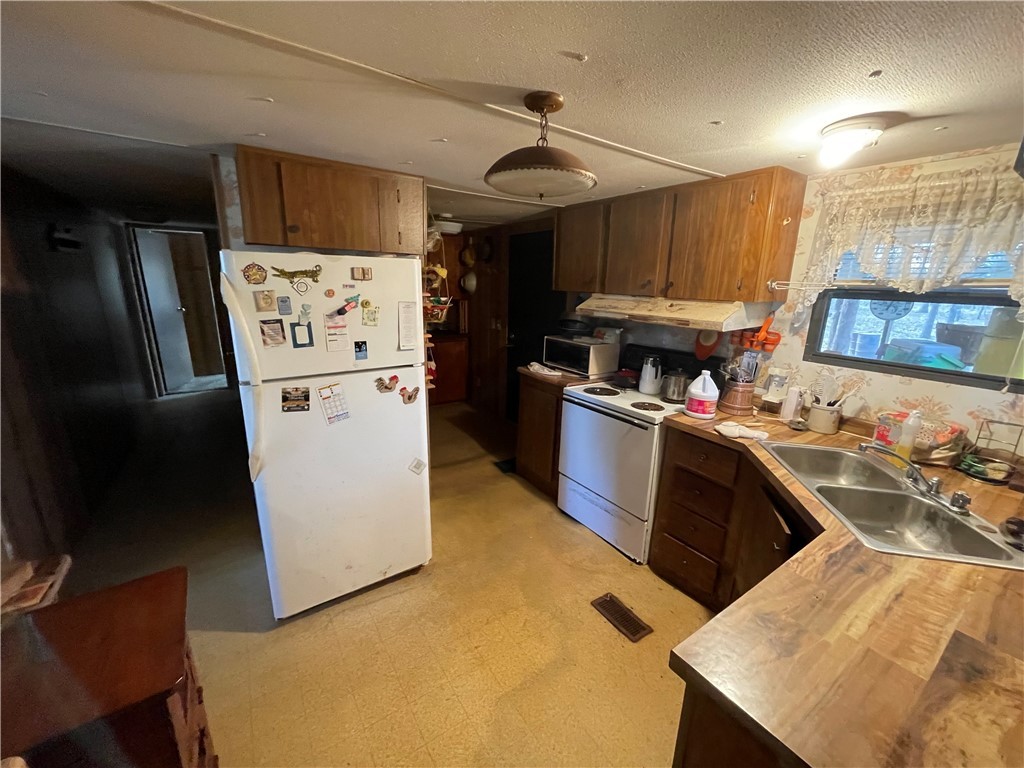 196 Lester Ashley Road Belton, SC 29627 - Photo 10 of 21