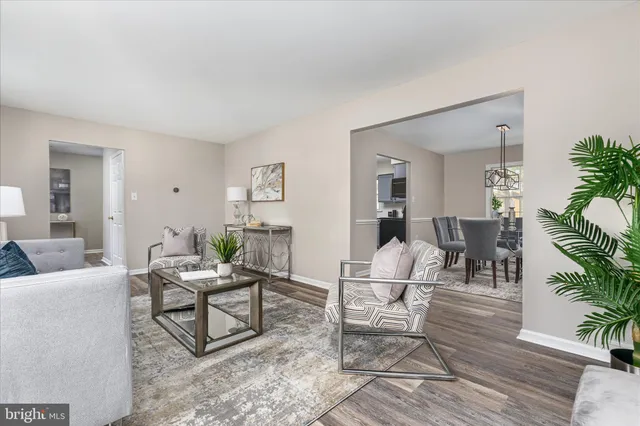 $919,000 | 13170 Autumn Hill Lane, Herndon, VA 20171