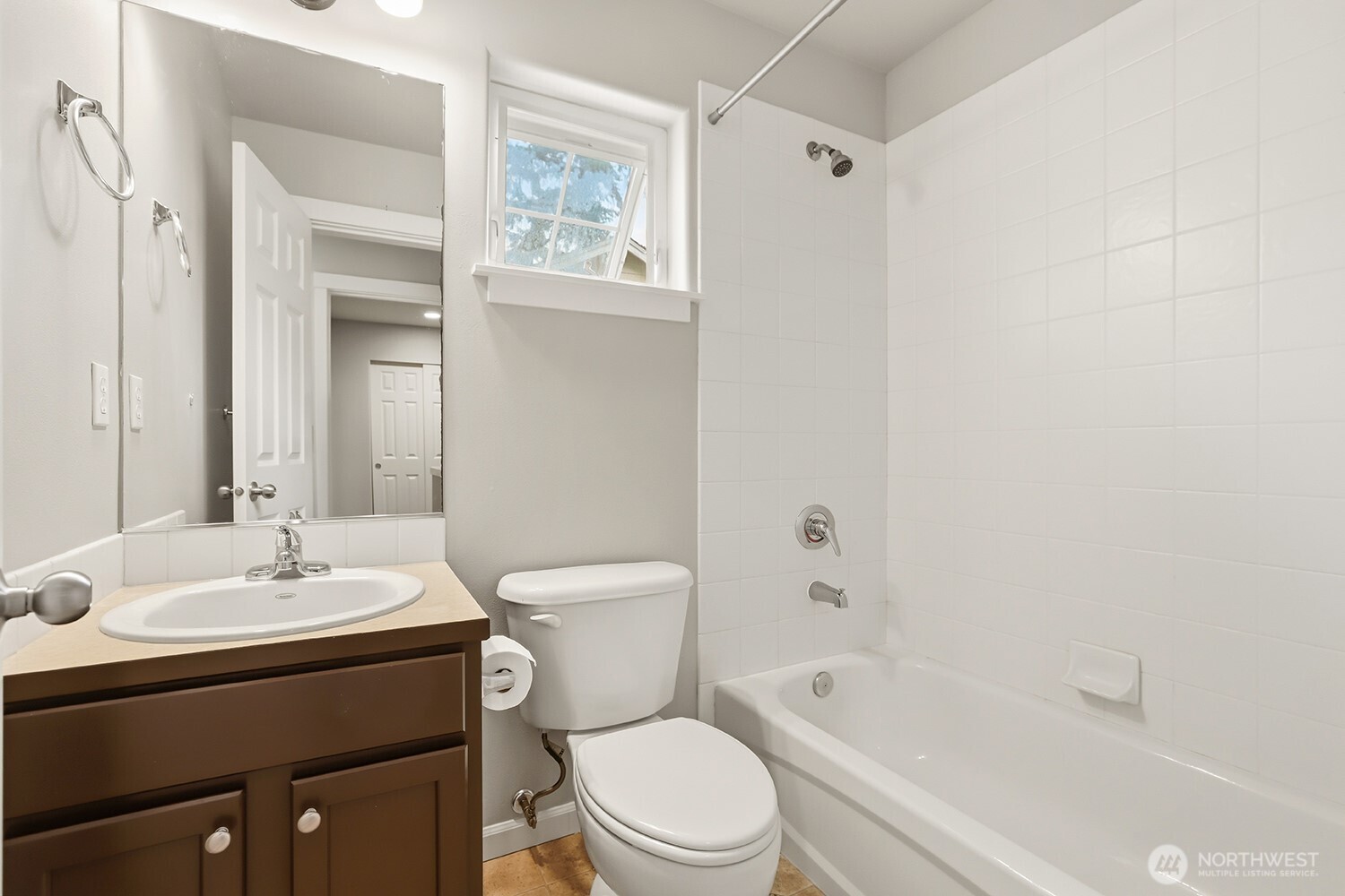 17520 12th Avenue Northeast, Unit B Shoreline, WA 98155 - Photo 19 of 29