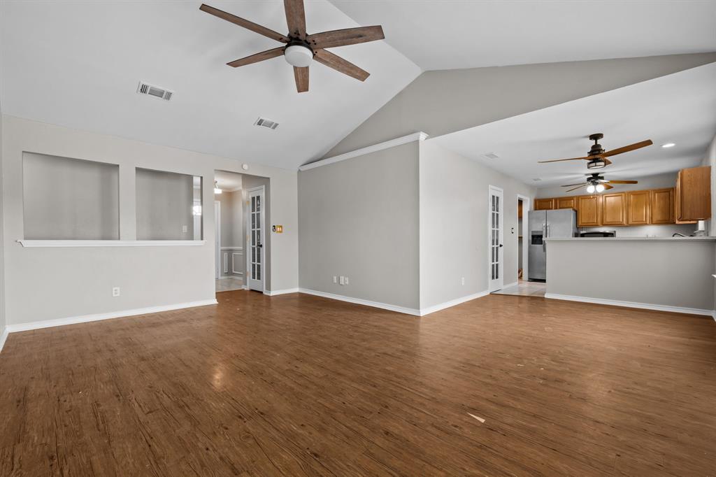 3904 Country Meadows Road Granbury, TX 76049 - Photo 9 of 40 Gallery Image 9