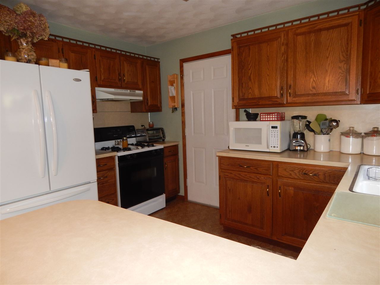 11205 Edison Road Osceola, IN 46561 - Photo 4 of 17 Gallery Image 4