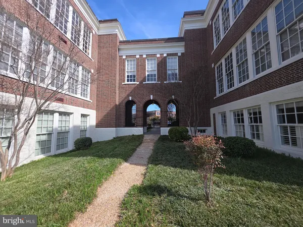 $1,850 | 900 Barton Street, Unit 106, Fredericksburg, VA 22401