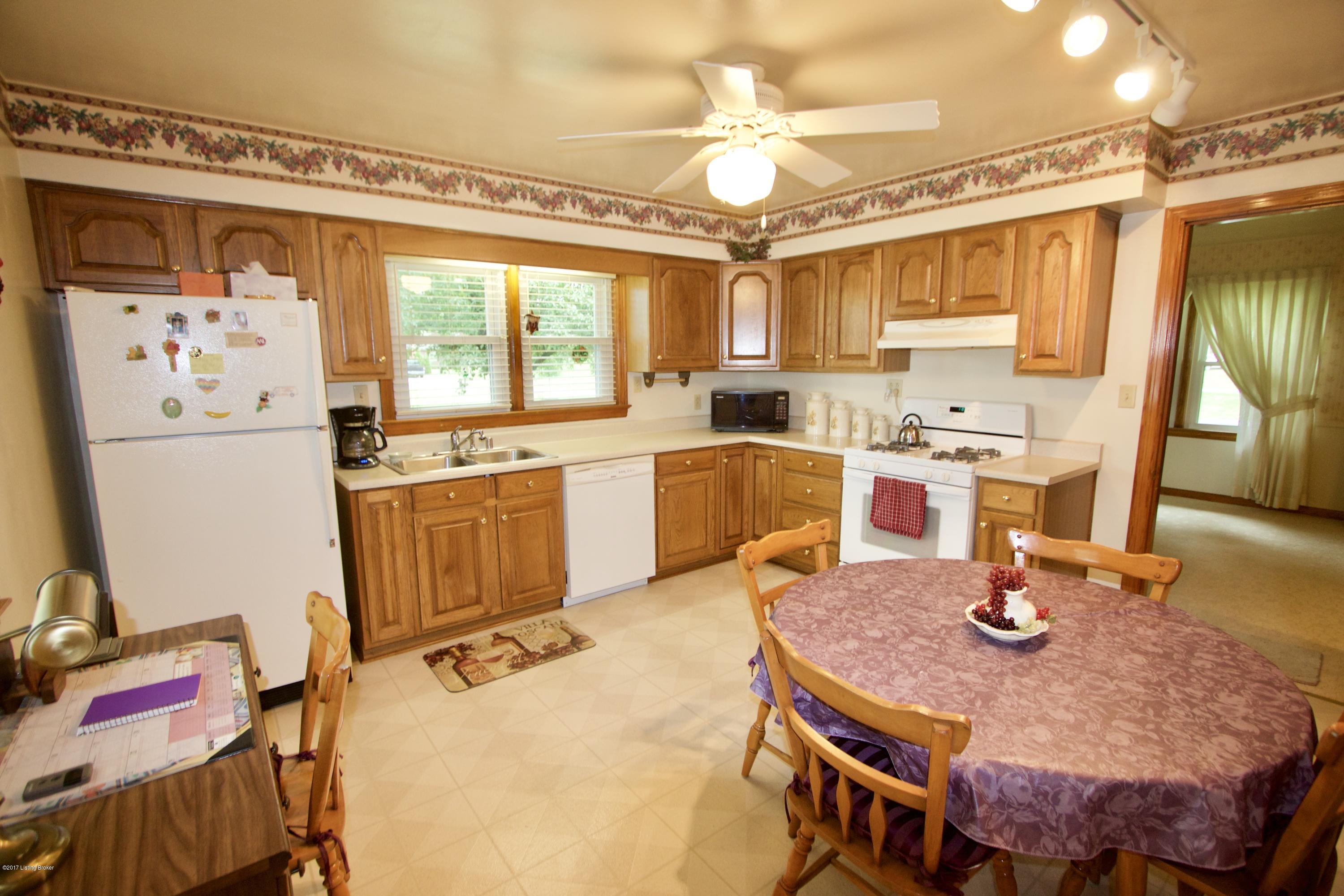 4313 Lowe Road Louisville, KY 40220 - Photo 10 of 39 fullsizeoutput_13bb