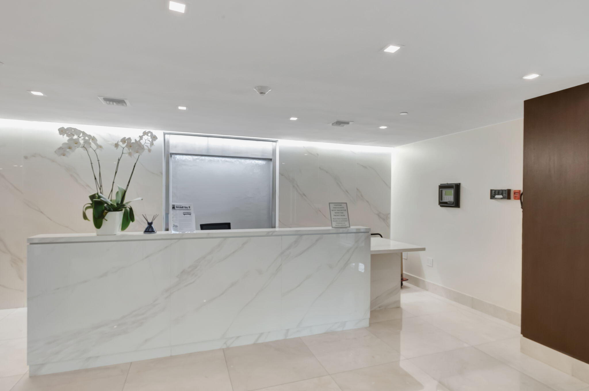 540 Brickell Key Drive, Unit 919 Miami, FL 33131 - Photo 31 of 42 Lobby