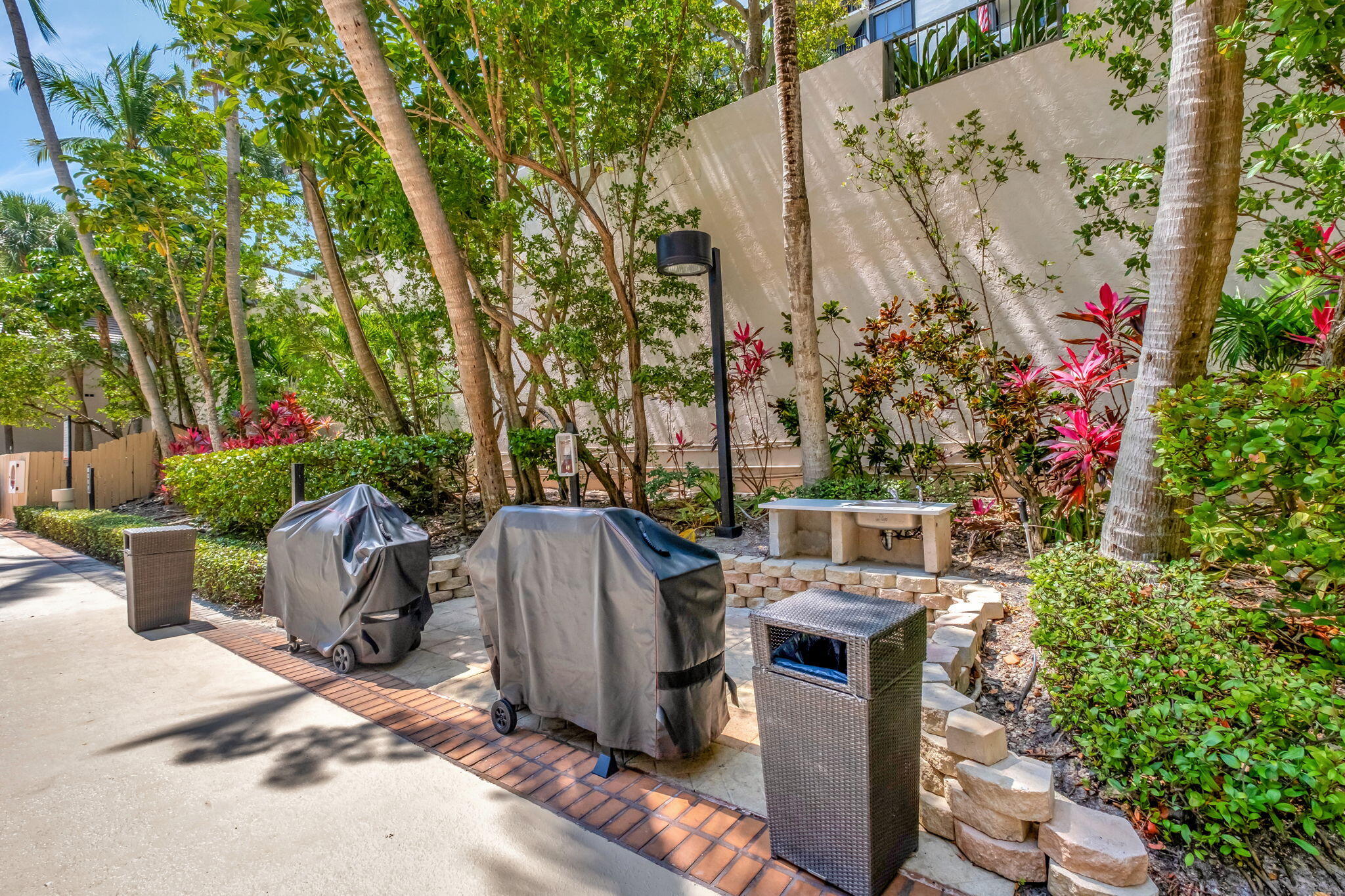 540 Brickell Key Drive, Unit 919 Miami, FL 33131 - Photo 41 of 42 Ammenity - BBQ Grills