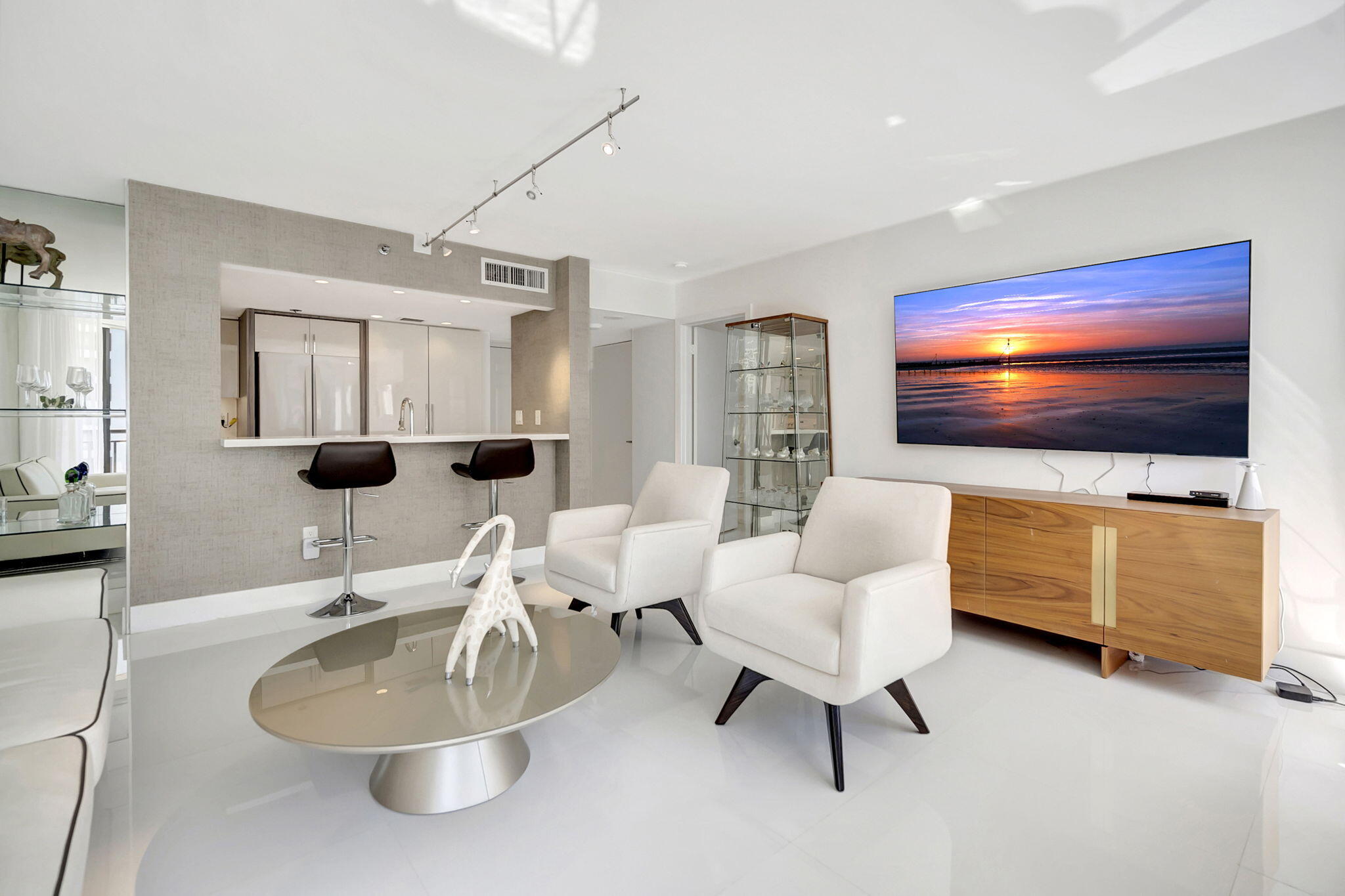 540 Brickell Key Drive, Unit 919 Miami, FL 33131 - Photo 9 of 42 Great Room