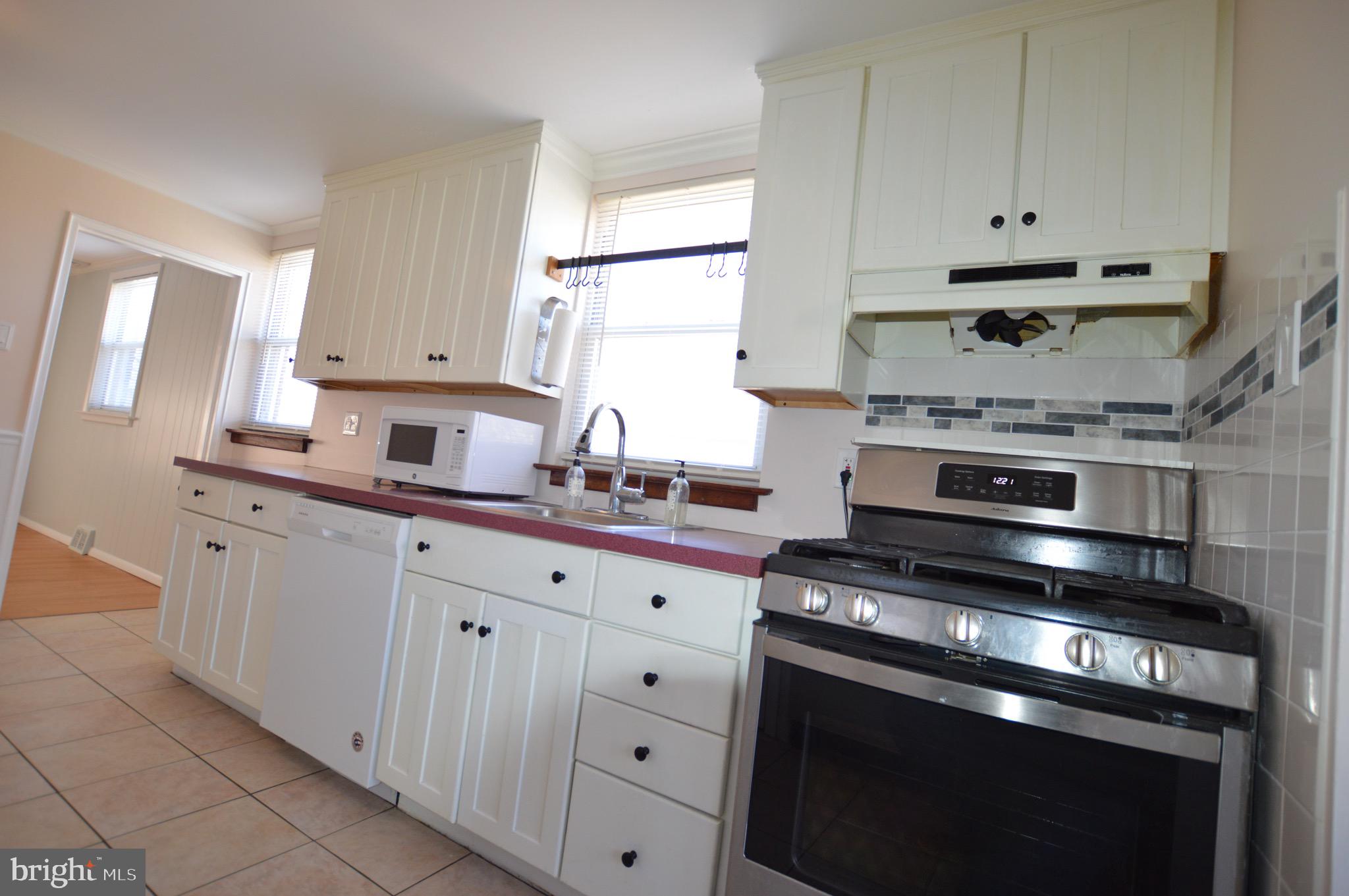 412 Bluebuff Road King of Prussia, PA 19406 - Photo 16 of 40 Kitchen