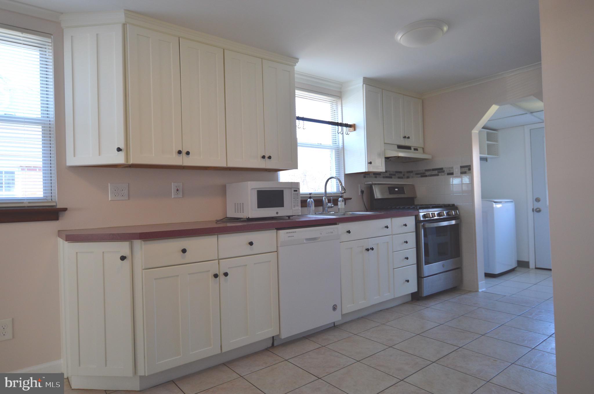 412 Bluebuff Road King of Prussia, PA 19406 - Photo 18 of 40 Kitchen