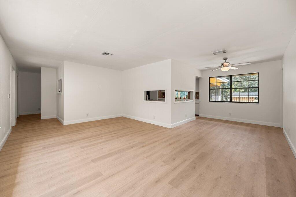 2812 F Road Loxahatchee, FL 33470 - Photo 4 of 25 FAMIY ROOM