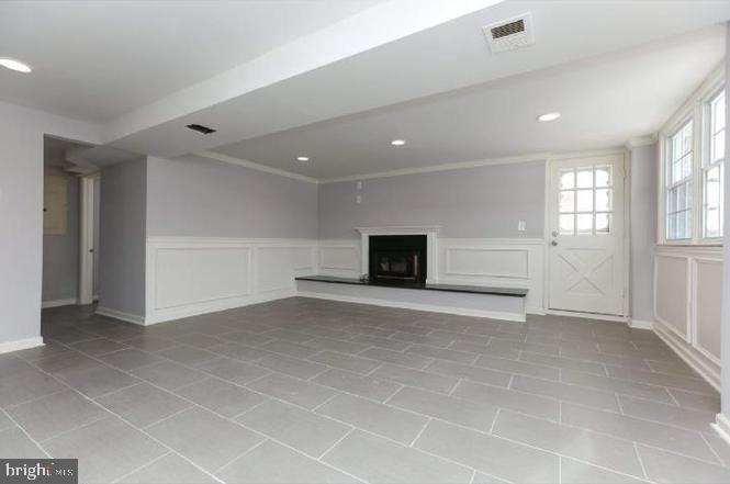 627 Paddock Road Southampton, PA 18966 - Photo 13 of 25 Family Room