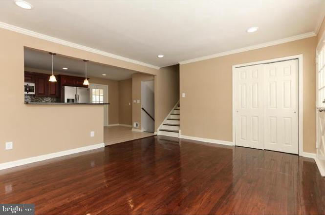627 Paddock Road Southampton, PA 18966 - Photo 3 of 25 Living Room