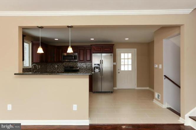 627 Paddock Road Southampton, PA 18966 - Photo 4 of 25 Kitchen