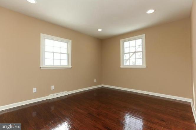 627 Paddock Road Southampton, PA 18966 - Photo 10 of 25 Master Bedroom