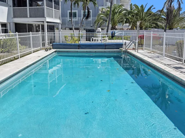 $3,000 | 5301 Ocean Terrace, Unit 7, Marathon, FL 33050
