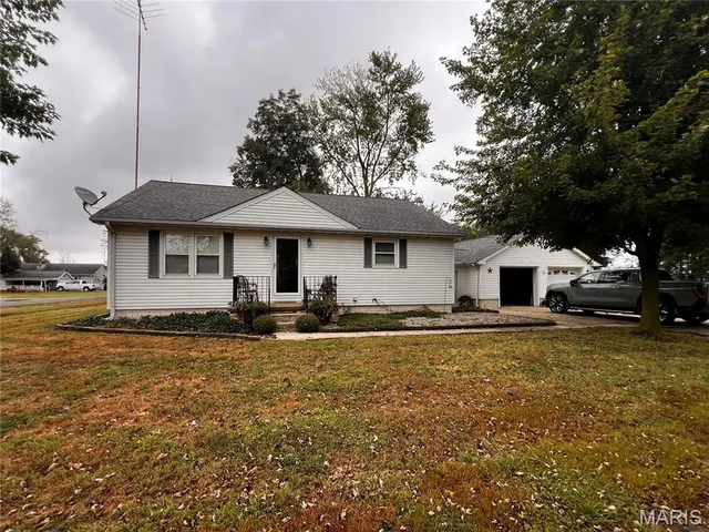 $140,000 | 12816 Clara Street, Carlyle, IL 62231