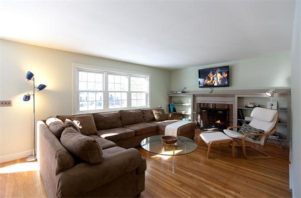 18 Oldham Road Westborough, MA 01581 - Photo 4 of 30 Gallery Image 4