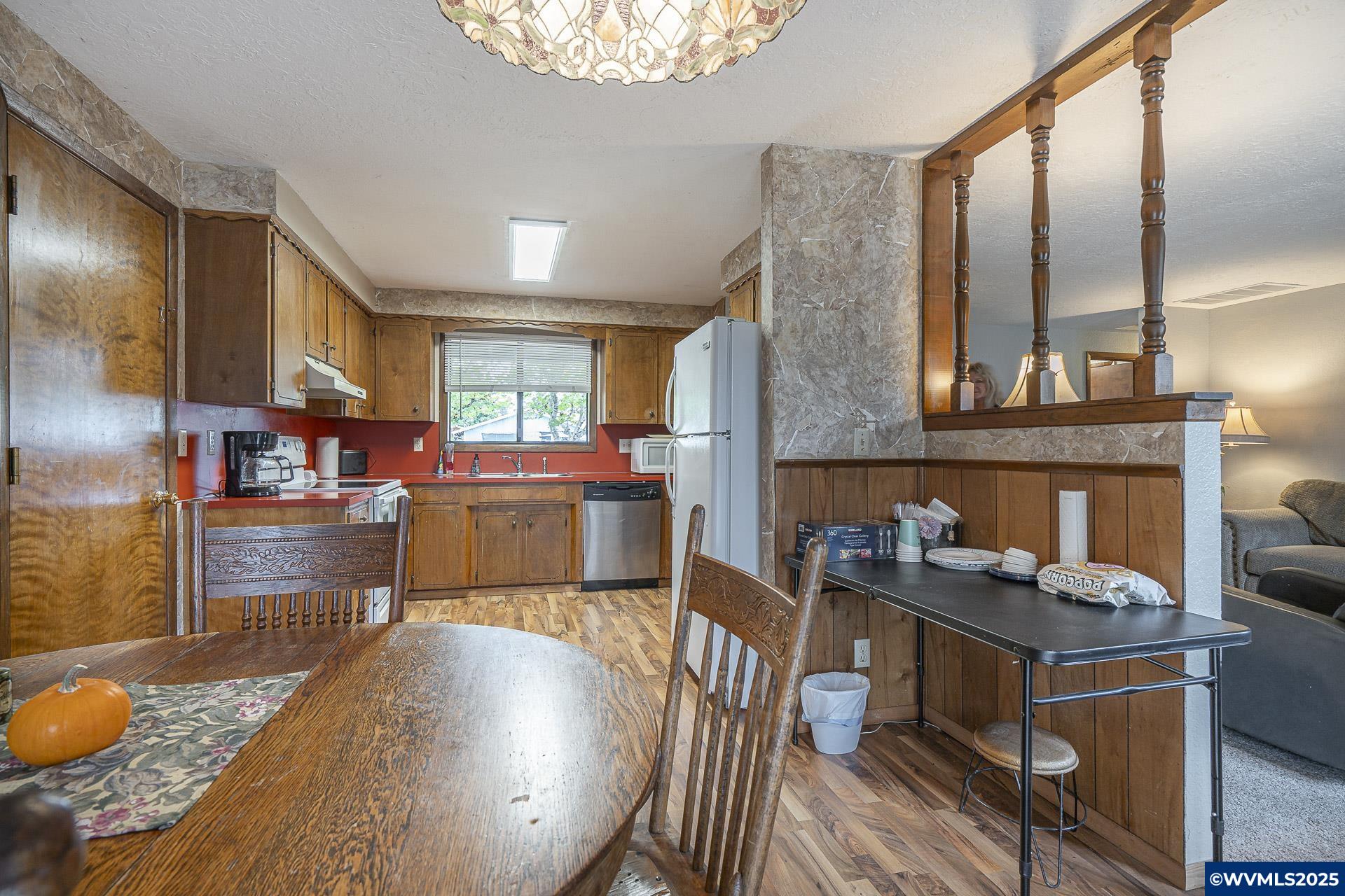 699 Southwest Sheila Street Dallas, OR 97338 - Photo 18 of 27 Gallery Image 18