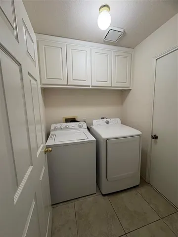 $2,100 | 4510 Kensington Court, Grand Prairie, TX 75052