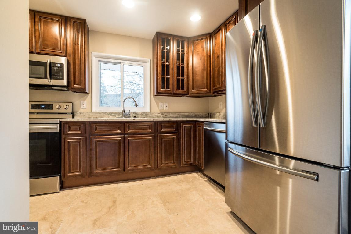 9102 Wallace Road Lanham, MD 20706 - Photo 13 of 25 Kitchen