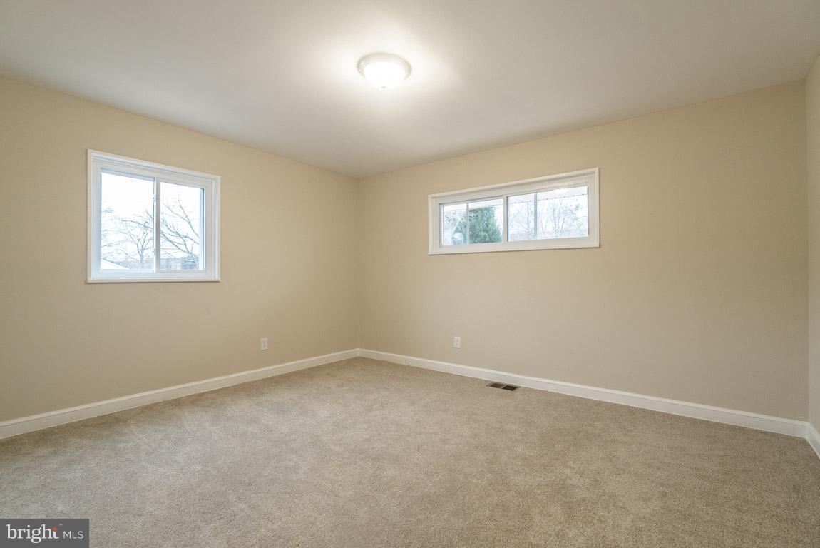 9102 Wallace Road Lanham, MD 20706 - Photo 19 of 25 Master