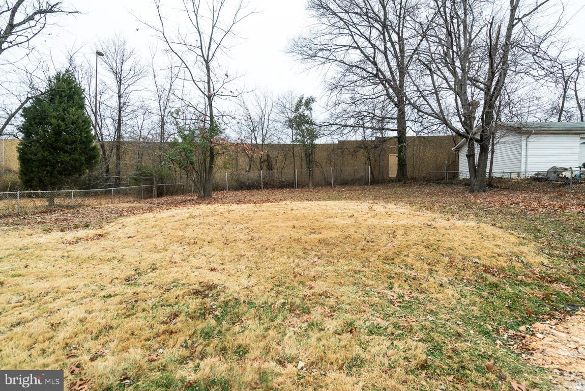 9102 Wallace Road Lanham, MD 20706 - Photo 6 of 25 Exterior (General)