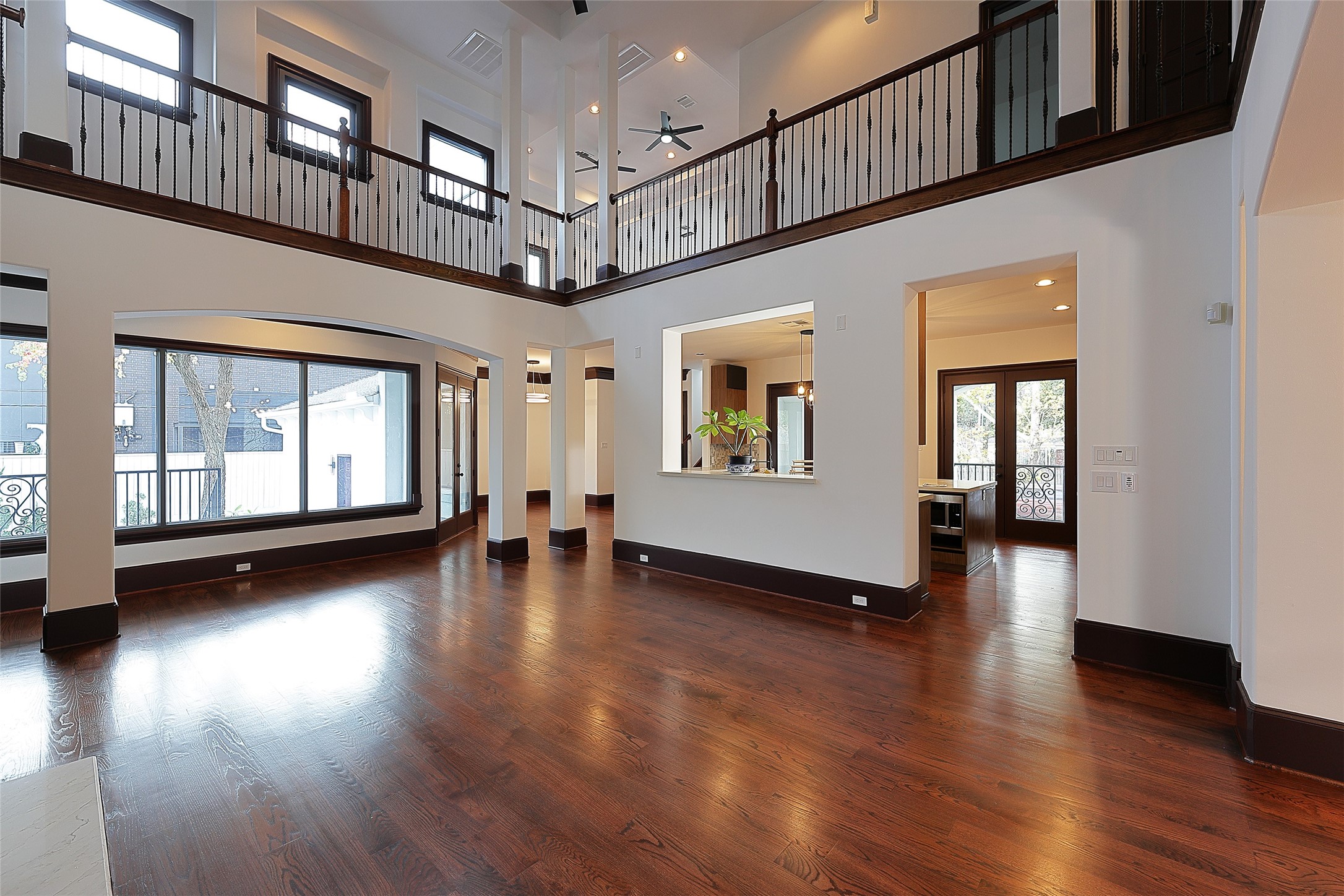 4839 Jason Street Houston, TX 77096 - Photo 5 of 48 Living room looking toward the kitchen