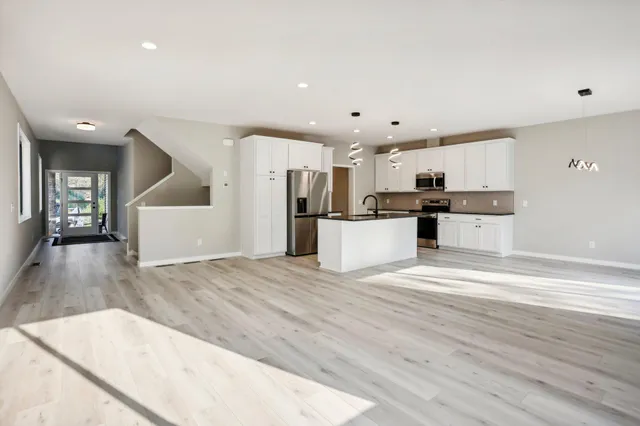 $3,200 | 4093 Isaac Court, Vadnais Heights, MN 55127