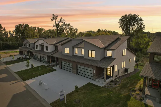 $3,200 | 4093 Isaac Court, Vadnais Heights, MN 55127