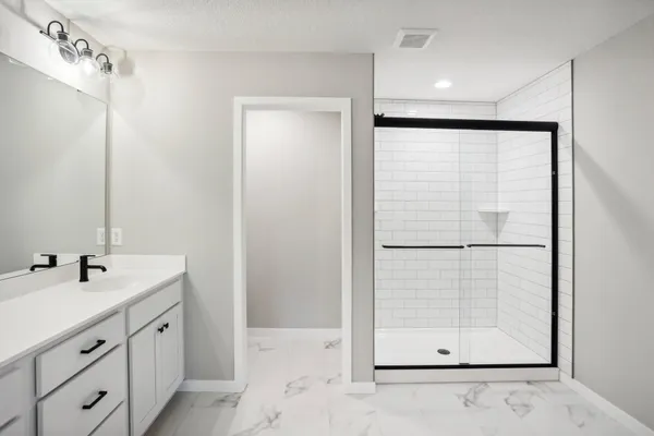 $3,200 | 4093 Isaac Court, Vadnais Heights, MN 55127