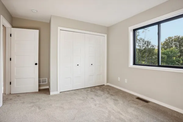 $3,200 | 4093 Isaac Court, Vadnais Heights, MN 55127