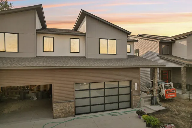 $3,200 | 4093 Isaac Court, Vadnais Heights, MN 55127