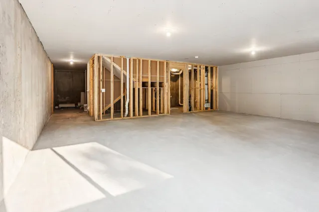 $3,200 | 4093 Isaac Court, Vadnais Heights, MN 55127