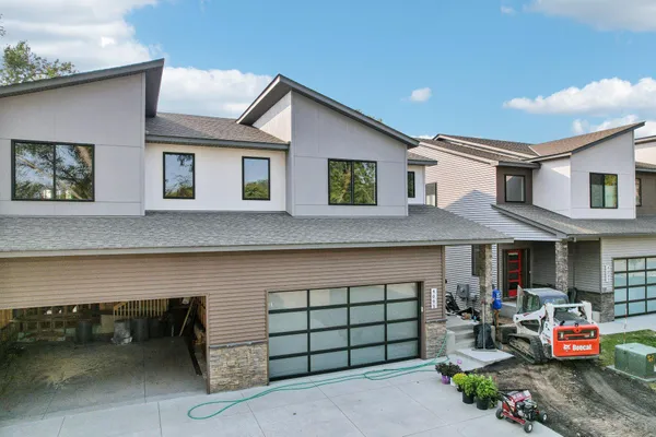 $3,200 | 4093 Isaac Court, Vadnais Heights, MN 55127