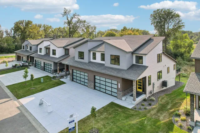 $3,200 | 4093 Isaac Court, Vadnais Heights, MN 55127