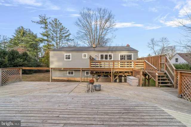 $565,000 | 472 Woodward Drive, Huntingdon Valley, PA 19006