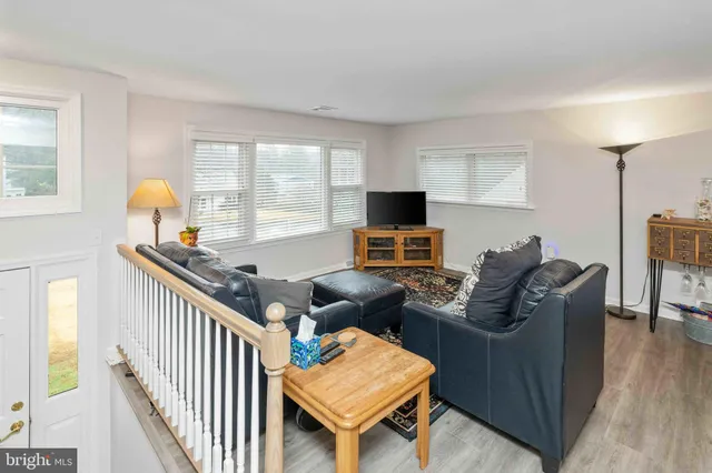 $565,000 | 472 Woodward Drive, Huntingdon Valley, PA 19006