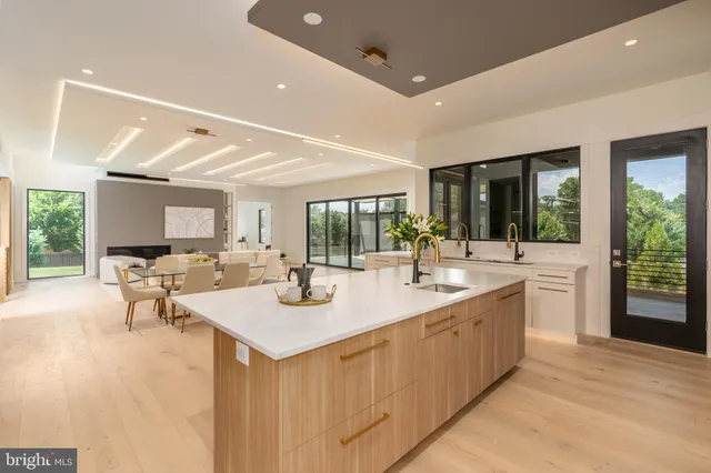 $3,485,000 | 104 Mashie Court Southeast, Vienna, VA 22180