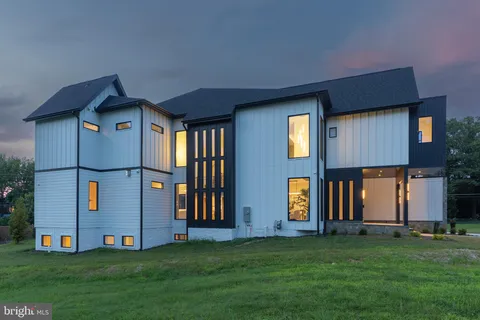 $3,485,000 | 104 Mashie Court Southeast, Vienna, VA 22180