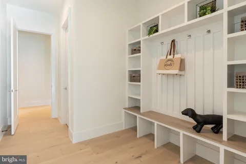 $3,485,000 | 104 Mashie Court Southeast, Vienna, VA 22180