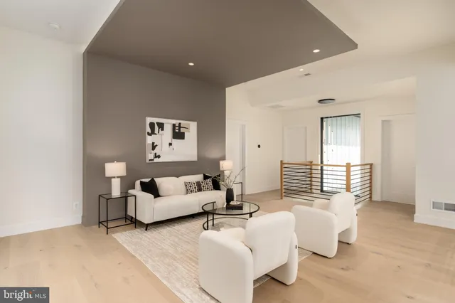 $3,485,000 | 104 Mashie Court Southeast, Vienna, VA 22180