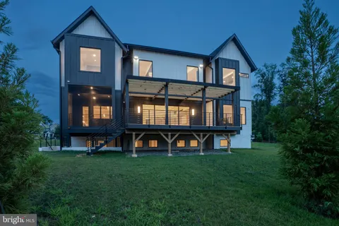 $3,485,000 | 104 Mashie Court Southeast, Vienna, VA 22180