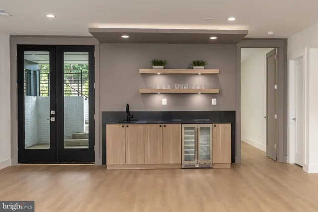 $3,485,000 | 104 Mashie Court Southeast, Vienna, VA 22180