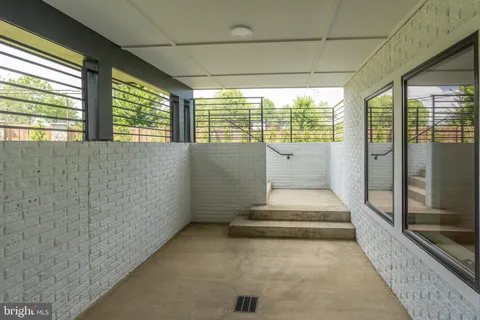 $3,485,000 | 104 Mashie Court Southeast, Vienna, VA 22180